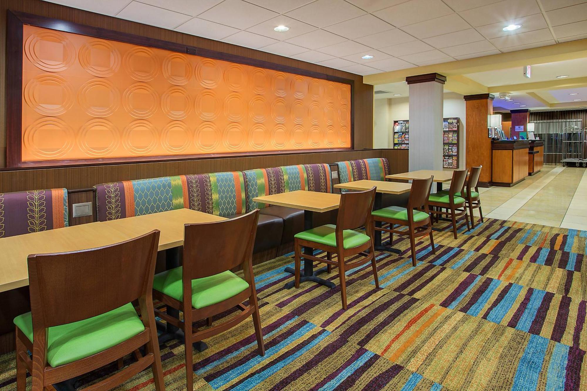Fairfield Inn & Suites Kodak Exterior photo